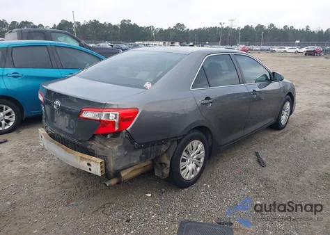 2014 Toyota Camry L z USA, uszkodzony, nr VIN 4T1BF1FK6EU733333